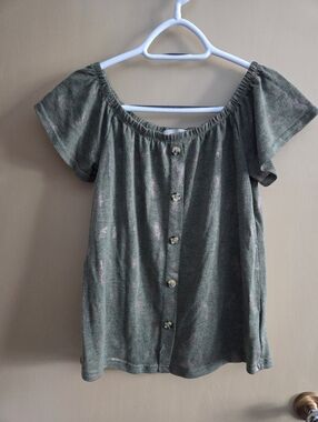 Women's Green Top